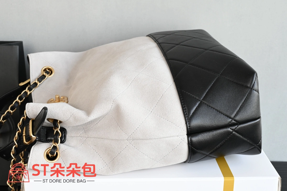 高仿香奈兒/Chanel Deauville Bucket Bag 米白色與黑色拼接 4 高仿香奈兒/Chanel Deauville Bucket Bag 米白色與黑色拼接