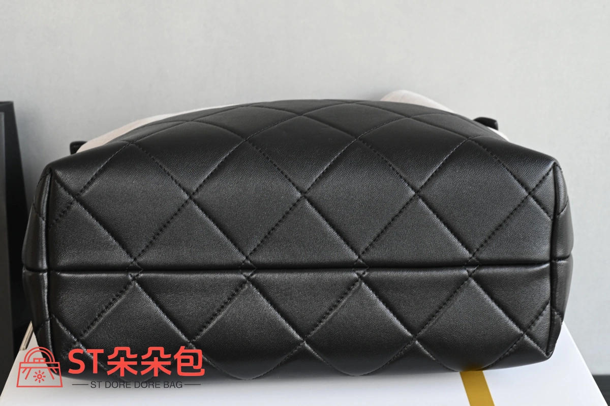 高仿香奈兒/Chanel Deauville Bucket Bag 米白色與黑色拼接 5 高仿香奈兒/Chanel Deauville Bucket Bag 米白色與黑色拼接