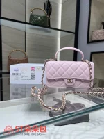 高仿香奈兒/Chanel 經典flap系列Mini Classic Flap帶手柄粉色小包：圖片 2