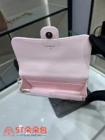 高仿香奈兒/Chanel 經典flap系列Mini Classic Flap帶手柄粉色小包：圖片 9