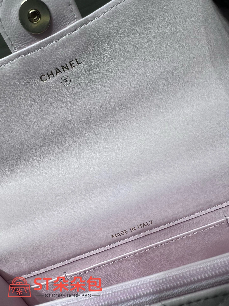 高仿香奈兒/Chanel 經典flap系列Mini Classic Flap帶手柄粉色小包 10 高仿香奈兒/Chanel 經典flap系列Mini Classic Flap帶手柄粉色小包