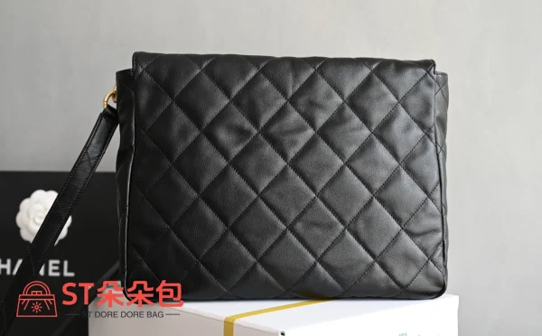 高仿香奈兒/Chanel 19系列 19 Flap Bag 黑色翻蓋式菱格紋肩包：圖片 3
