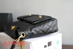 高仿香奈兒/Chanel 19系列 19 Flap Bag 黑色翻蓋式菱格紋肩包：圖片 4
