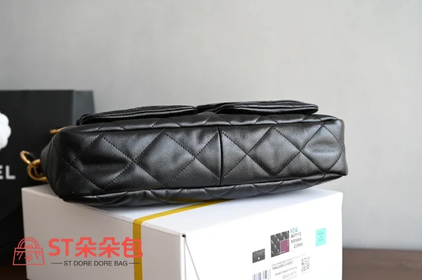高仿香奈兒/Chanel 19系列 19 Flap Bag 黑色翻蓋式菱格紋肩包：圖片 5