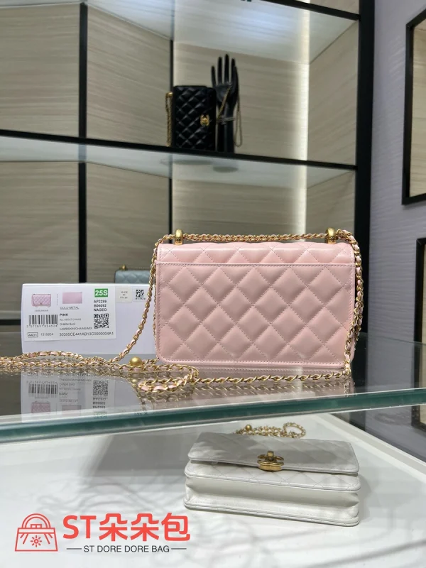 高仿香奈兒/Chanel 19 Bag 19 Flap鏈條斜挎包粉色：圖片 3