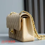 高仿香奈兒/Chanel 經典CF系列米色肩背包：圖片 4