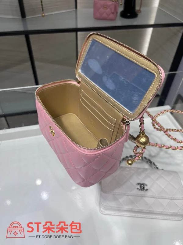 高仿香奈兒/Chanel Vanity Case with Chain菱格紋鏈條小方盒包 粉色：圖片 8
