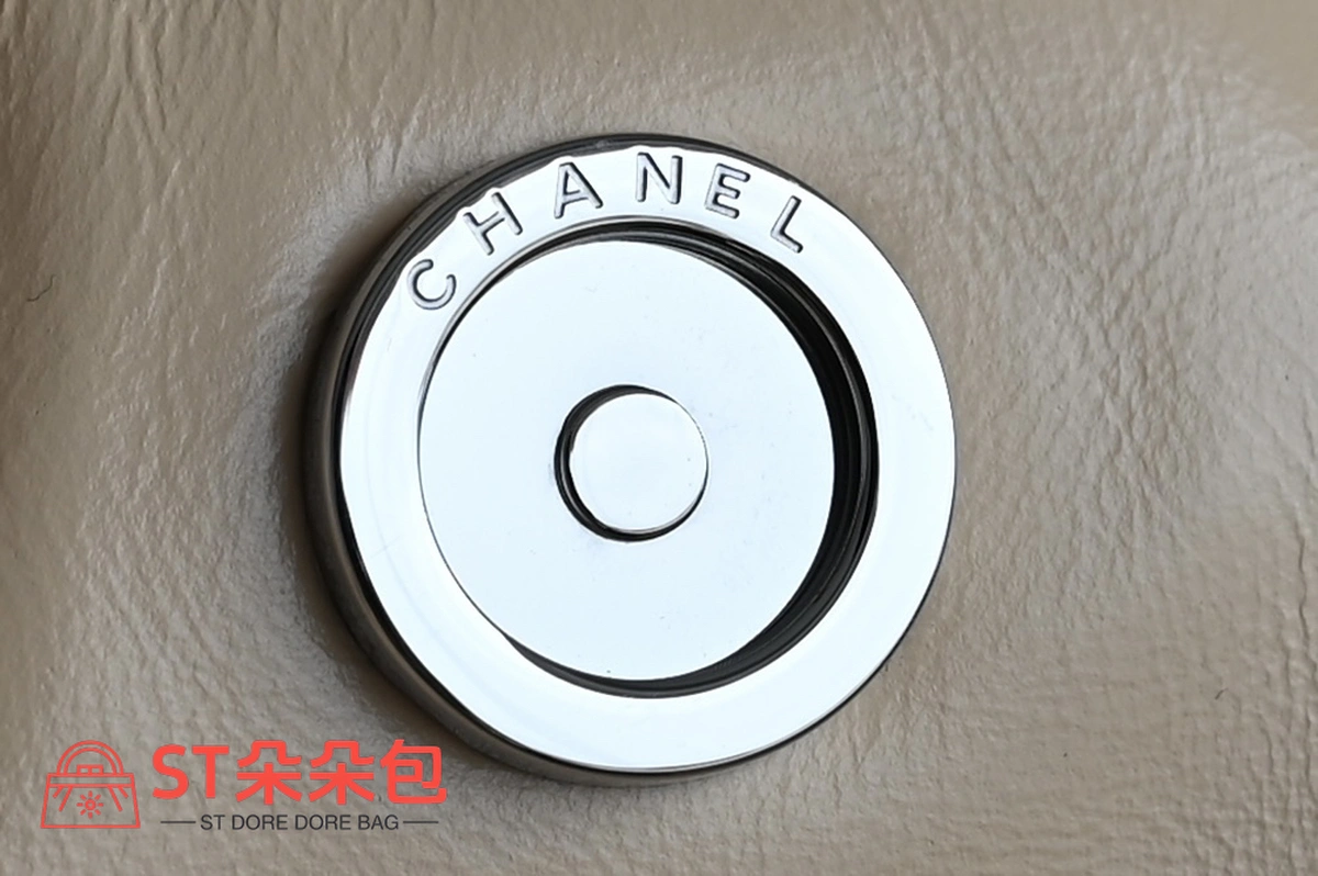 高仿香奈兒/Chanel Deauville 菱格紋鏈條肩背包 米色 8 高仿香奈兒/Chanel Deauville 菱格紋鏈條肩背包 米色