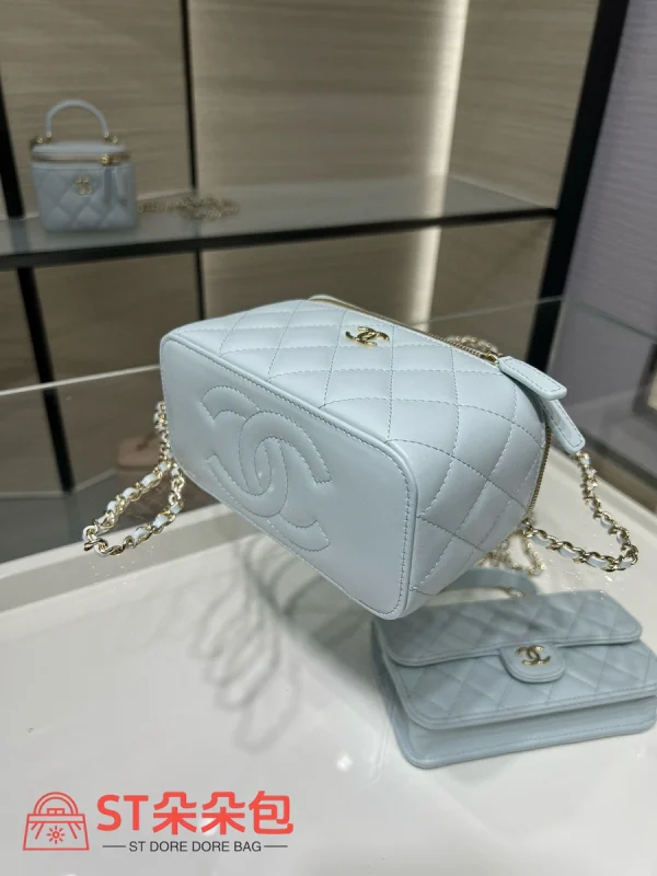 高仿香奈兒/Chanel Classic Flap迷你菱格紋化妝包淺藍色：圖片 5