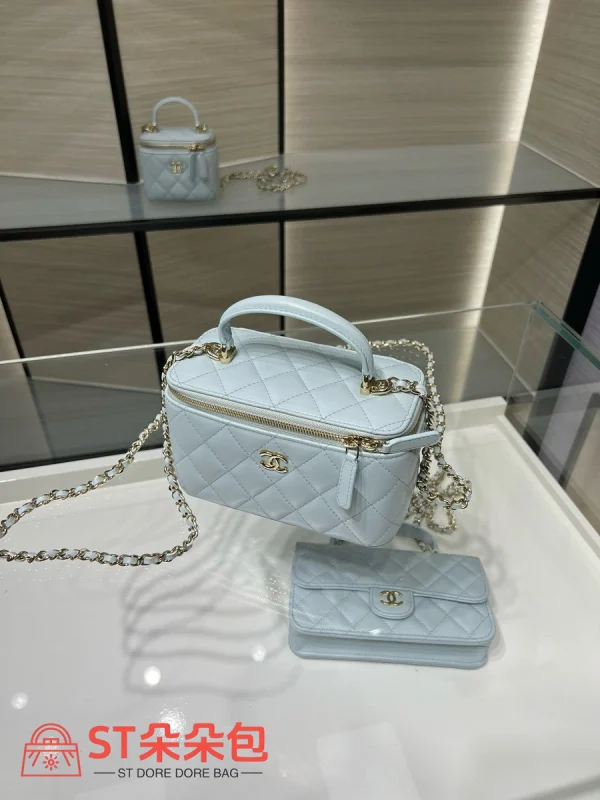 高仿香奈兒/Chanel Classic Flap迷你菱格紋化妝包淺藍色：圖片 6