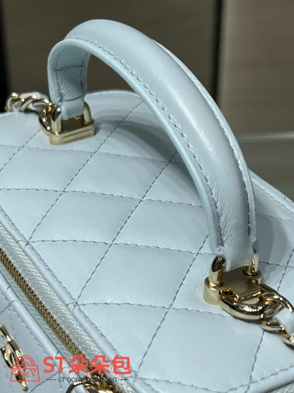 高仿香奈兒/Chanel Classic Flap迷你菱格紋化妝包淺藍色：圖片 8