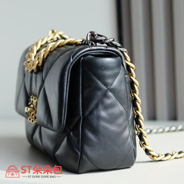 高仿香奈兒/Chanel 19 小號肩背包｜黑色山羊皮：圖片 5