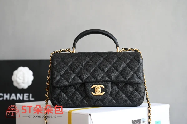高仿香奈兒/Chanel Classic Flap 經典菱格紋黑色蓋鏈斜挎肩背包：圖片 2