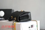 高仿香奈兒/Chanel Classic Flap 經典菱格紋黑色蓋鏈斜挎肩背包：圖片 5