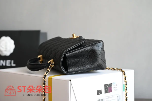 高仿香奈兒/Chanel Classic Flap 經典菱格紋黑色蓋鏈斜挎肩背包：圖片 5