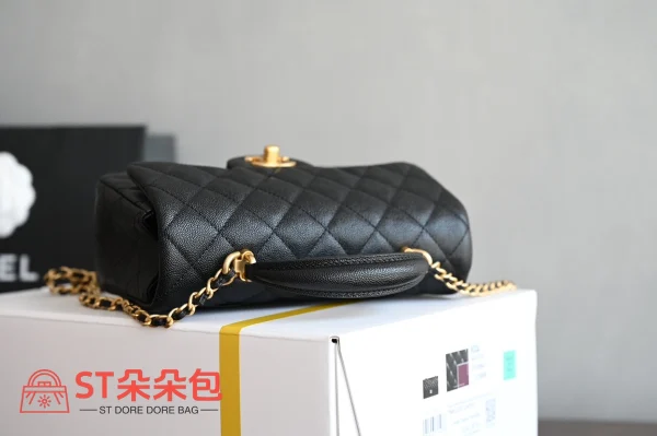 高仿香奈兒/Chanel Classic Flap 經典菱格紋黑色蓋鏈斜挎肩背包：圖片 6