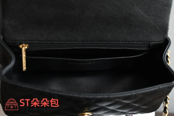 高仿香奈兒/Chanel Classic Flap 經典菱格紋黑色蓋鏈斜挎肩背包：圖片 10