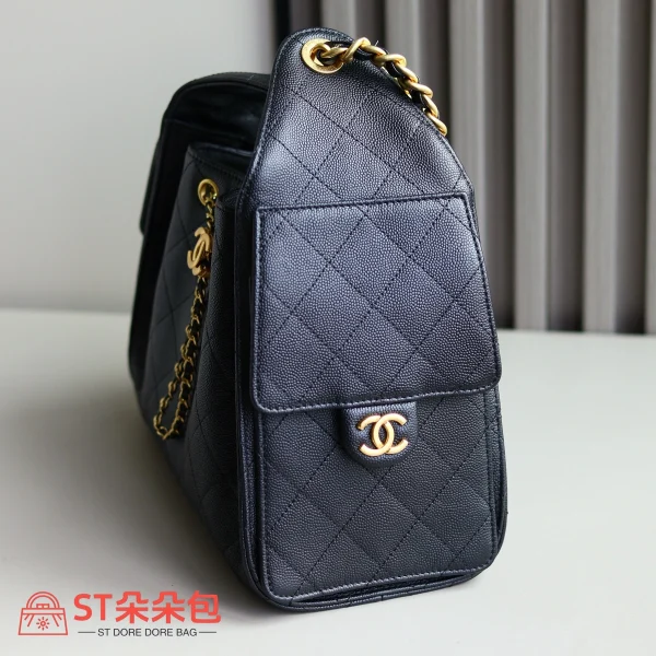 高仿香奈兒/CHANEL 25C Hobo 肩背包｜黑金魚子醬小牛皮：圖片 4