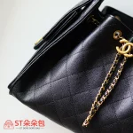 高仿香奈兒/CHANEL 25C Hobo 肩背包｜黑金魚子醬小牛皮：圖片 7