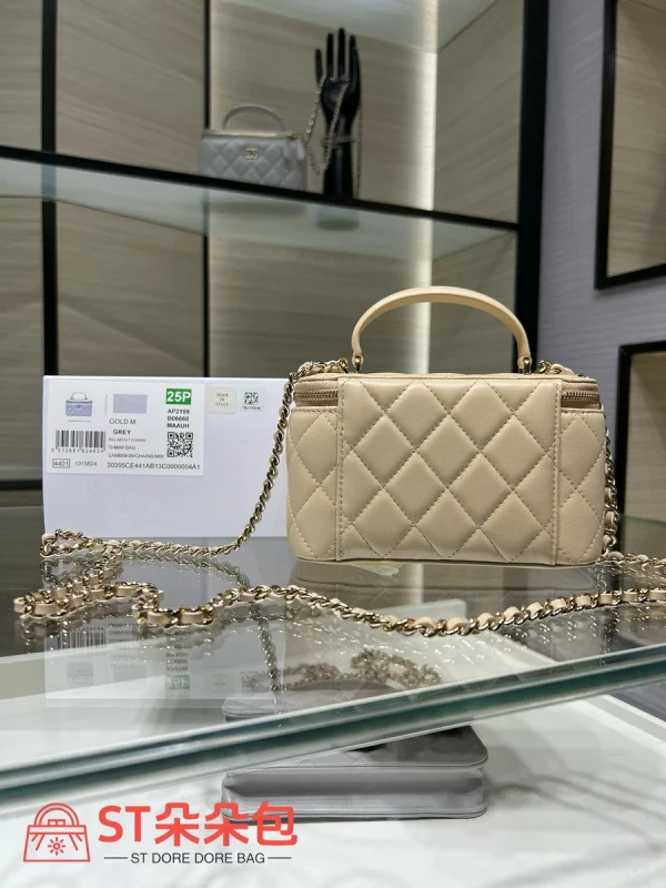 高仿香奈兒/Chanel Vanity系列Vanity Case with Chain杏色帶鏈條化妝箱包：圖片 3