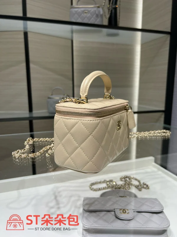 高仿香奈兒/Chanel Vanity系列Vanity Case with Chain杏色帶鏈條化妝箱包：圖片 4