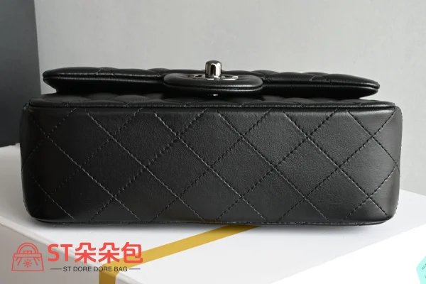 高仿香奈兒/Chanel Classic 經典Flap菱格紋鏈條翻蓋包 黑色：圖片 4