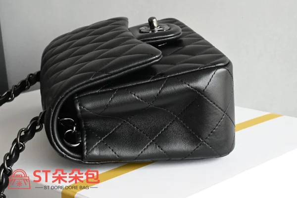 高仿香奈兒/Chanel Classic 經典Flap菱格紋鏈條翻蓋包 黑色：圖片 5