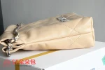 高仿香奈兒/Chanel 經典系列菱格紋鏈條斜挎包米色：圖片 5