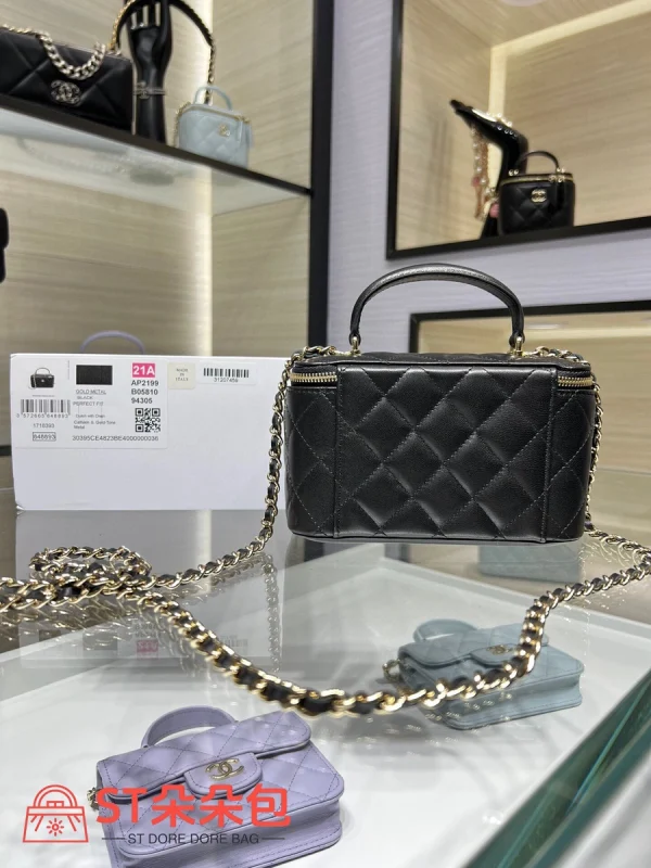 高仿香奈兒/Chanel Vanity 菱格紋黑色皮質鏈條手提化妝包：圖片 3