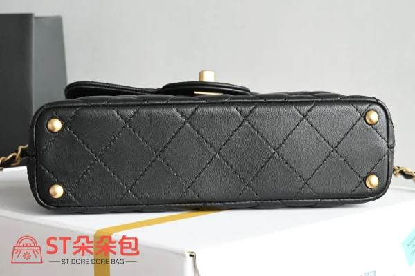 高仿香奈兒/Chanel Classic Collection 黑色 Flap肩背包：圖片 4