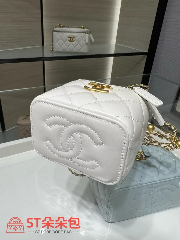 高仿香奈兒/Chanel 25S 經典菱格紋金屬鏈條白色盒子包：圖片 5