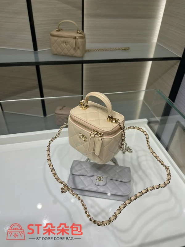 高仿香奈兒/Chanel Vanity Case 迷你方盒形拉鏈杏色化妝包：圖片 7