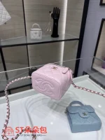 高仿香奈兒/Chanel Vanity系列Mini Vanity Case粉色小包：圖片 5
