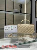 高仿香奈兒/Chanel Classic Flap 經典迷你帶手柄米白色單肩包：圖片 3