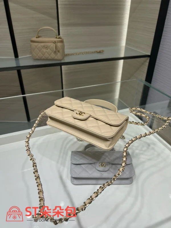 高仿香奈兒/Chanel Classic Flap 經典迷你帶手柄米白色單肩包：圖片 6