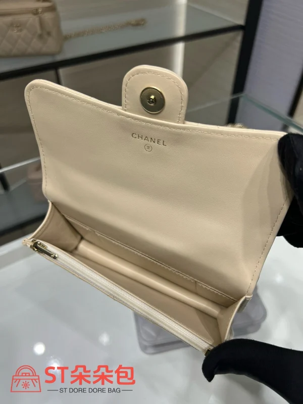 高仿香奈兒/Chanel Classic Flap 經典迷你帶手柄米白色單肩包：圖片 9