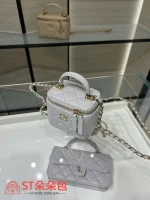 高仿香奈兒/Chanel 經典菱格紋淺灰色方形鏈條小手提包：圖片 7