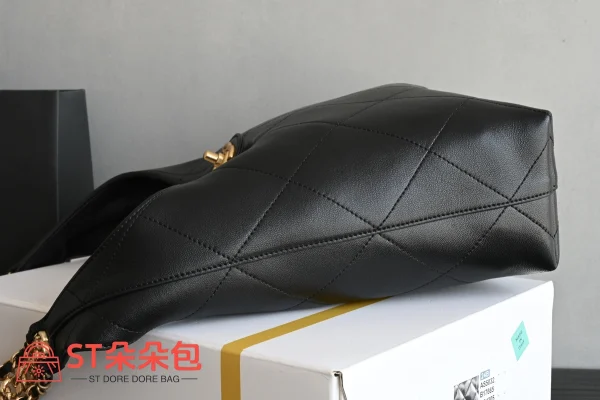 高仿香奈兒/Chanel 25P嬉皮系列Hobo包 黑色小號：圖片 5