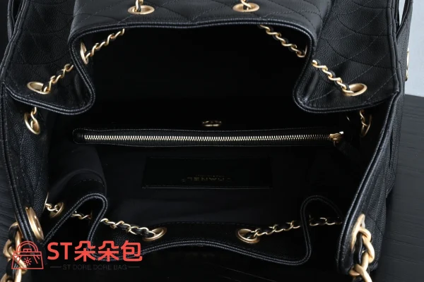 高仿香奈兒/Chanel 25C 黑色菱形格紋抽繩雙肩包：圖片 10