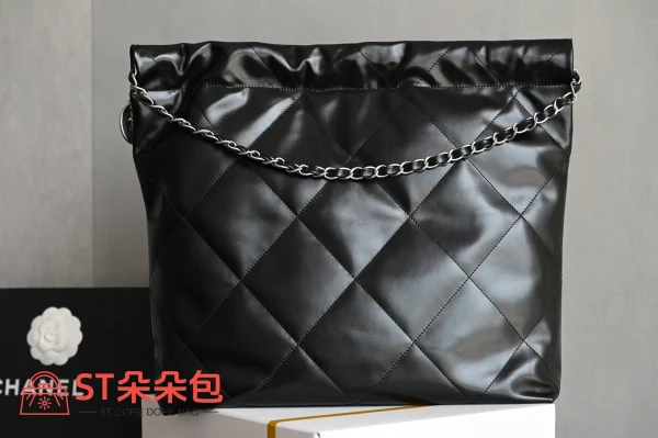 高仿香奈兒/Chanel 經典款菱格紋鏈條垃圾袋 黑色：圖片 3
