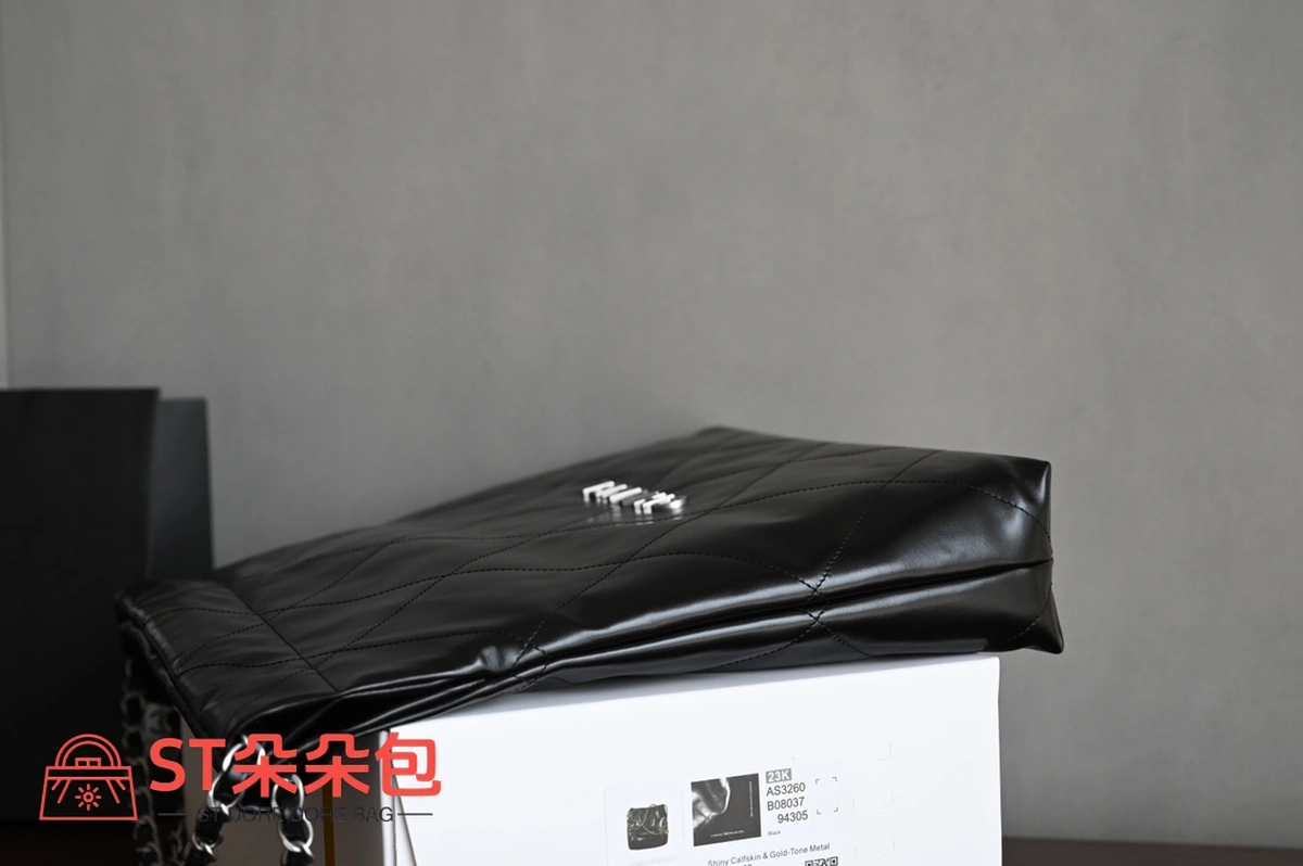 高仿香奈兒/Chanel 經典款菱格紋鏈條垃圾袋 黑色 5 高仿香奈兒/Chanel 經典款菱格紋鏈條垃圾袋 黑色