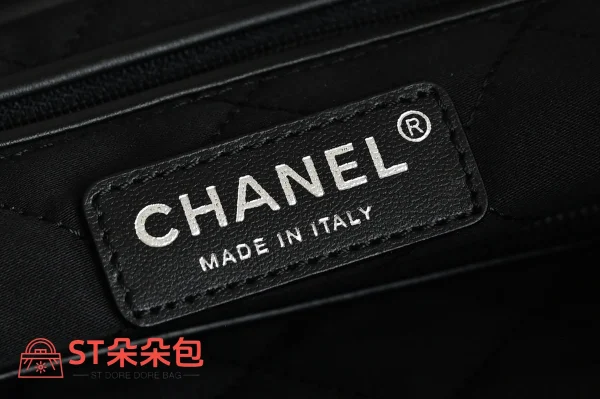 高仿香奈兒/Chanel 經典款菱格紋鏈條垃圾袋 黑色：圖片 9