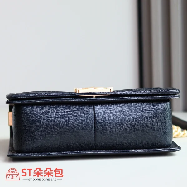 高仿香奈兒/Chanel Leboy系列25cm中號黑色肩背包：圖片 5