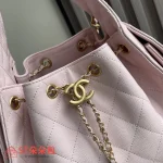 高仿香奈兒/CHANEL 25C Hobo 肩背包｜魚子醬小牛皮粉紅色：圖片 3