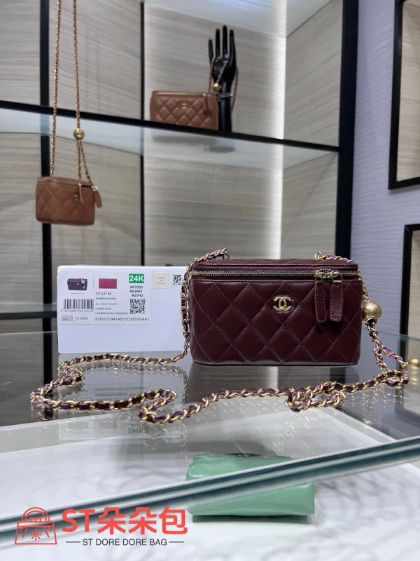 高仿香奈兒/Chanel Vanity Case 金屬球鏈條菱格紋酒紅色化妝包：圖片 2