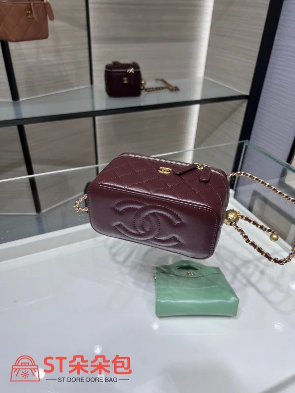 高仿香奈兒/Chanel Vanity Case 金屬球鏈條菱格紋酒紅色化妝包：圖片 5