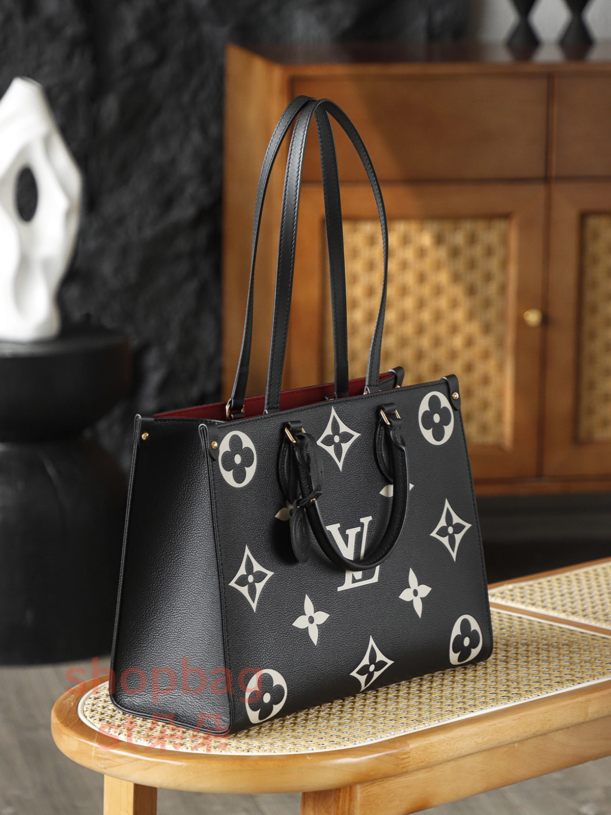 LV OnTheGo MM Monogram 托特 購物包包-M45495 9 LV OnTheGo MM Monogram 托特 購物包包-M45495