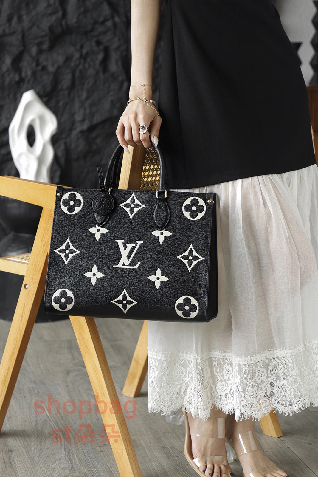 LV OnTheGo MM Monogram 托特 購物包包-M45495 26 LV OnTheGo MM Monogram 托特 購物包包-M45495