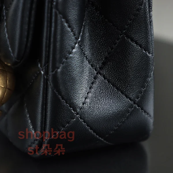高仿香奈兒/Chanel 方胖子大mini 金球鏈條翻蓋包 黑色：圖片 19