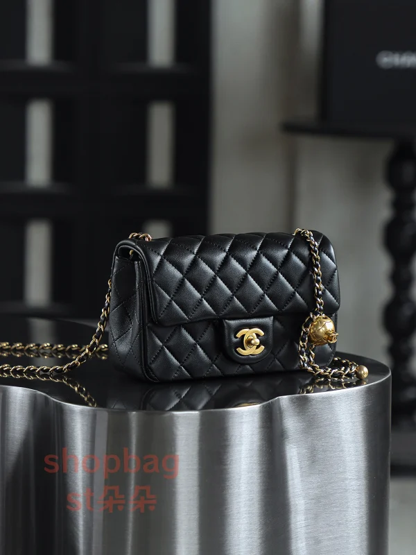 高仿香奈兒/Chanel 方胖子大mini 金球鏈條翻蓋包 黑色：圖片 5